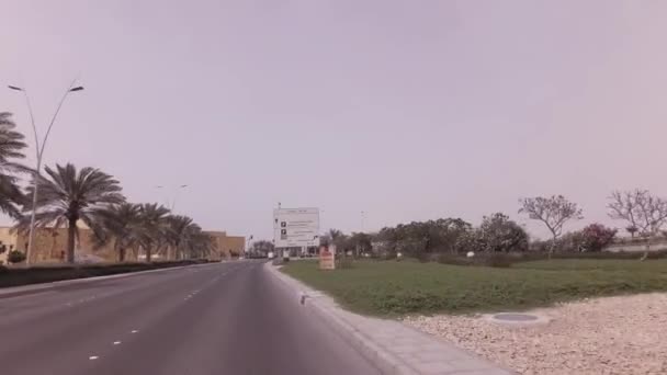 Viagem de carro para a Ferrari World Yas Island em Abu Dhabi imagens de vídeo — Vídeo de Stock