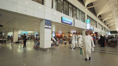 Dubai Uluslararası Havalimanı Dubai, Birleşik Arap Emirlikleri hizmet birincil Uluslararası Havaalanı ve uluslararası yolcu trafiği tarafından dünyanın en işlek Havaalanı