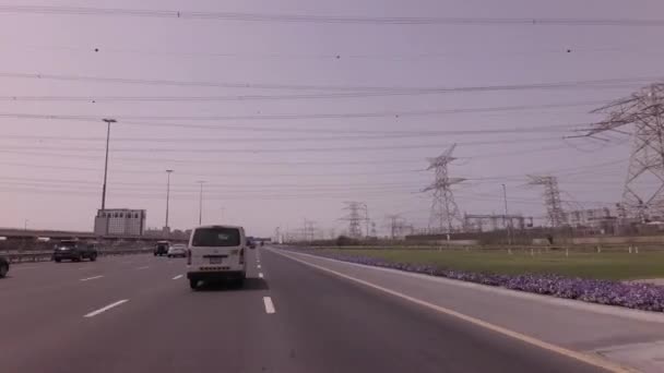 Estación de línea de energía de alto voltaje en Dubai archivo de vídeo — Vídeos de Stock