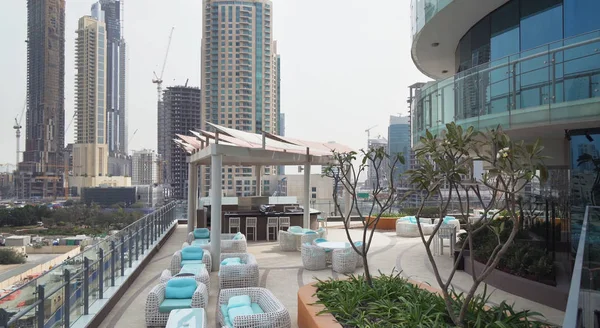 Open terrace of the hotel Damac Maison Dubai Mall Street — Stock Photo, Image