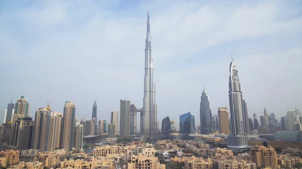 Burj Khalifa en Downtown Dubai bij dageraad — Stockfoto