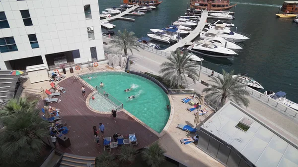 Pool at the Lotus Hotel Apartments in Dubai Marina — Stock Photo, Image