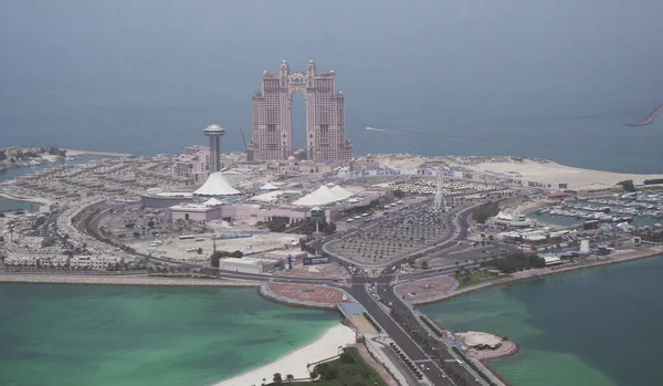 Bela vista superior de Abu Dhabi — Fotografia de Stock