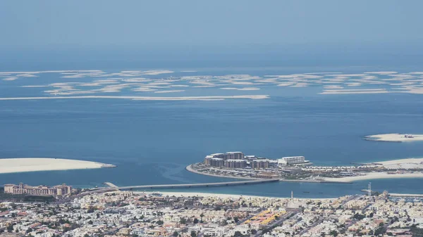 O Mundo ou Ilhas do Mundo é um arquipélago artificial de várias pequenas ilhas construídas na forma áspera de um mapa do mundo, localizado nas águas do Golfo Pérsico. — Fotografia de Stock