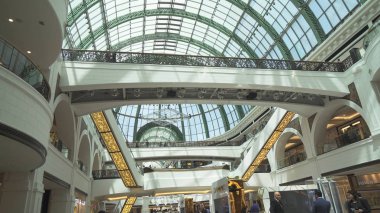 İç Mall of Emirates büyük alışveriş ve eğlence merkezi