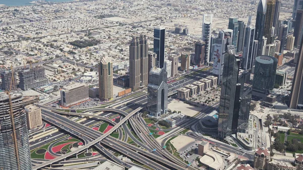 Σύγχρονη αστική πολλαπλών επιπέδων οδικών κόμβων στο Downtown Dubai θέα από την κορυφή πλάνα βίντεο — Φωτογραφία Αρχείου