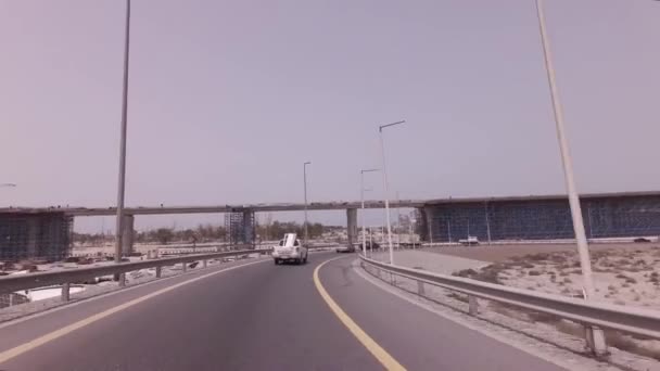 Construcción de nuevos cruces de carreteras multinivel en Dubai — Vídeos de Stock