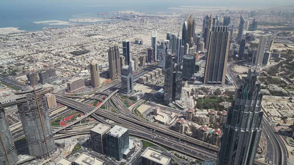 Ουρανοξύστες στην οδό Sheikh Zayed, στην καρδιά της οικονομικής περιοχής του Ντουμπάι — Φωτογραφία Αρχείου