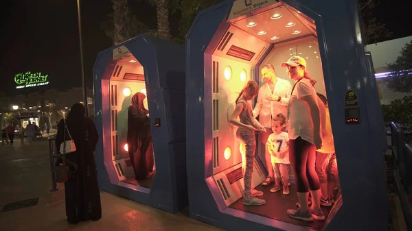 Chambre de séchage après l'attraction aquatique dans le parc à thème Motiongate à Dubai Parks and Resorts — Photo