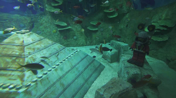 Aventura em um submarino em Legoland no Dubai Parks and Resorts — Fotografia de Stock