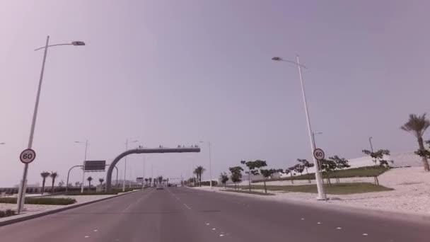Car trip to the Louvre Abu Dhabi stock footage video — Stock Video