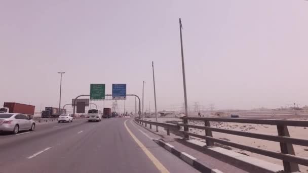 Construcción de nuevos cruces de carreteras multinivel en Dubai — Vídeos de Stock