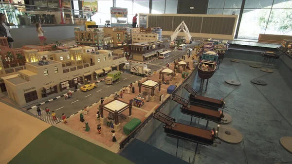 Tentoonstelling van maquettes Deira gemaakt van Lego stukken in Miniland Legoland op Dubai Parks and Resorts — Stockfoto