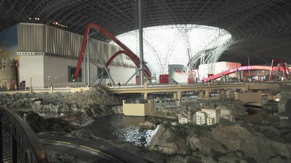 Attractie Rc uitdaging in het themapark Ferrari World Abu Dhabi — Stockfoto