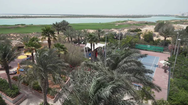 Отели Park Inn by Radisson Abu Dhabi Yas Island — стоковое фото