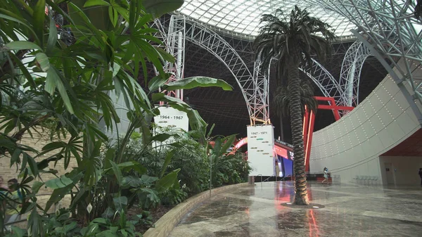 Ferrari World Abu Dhabi na ilha de Yas — Fotografia de Stock