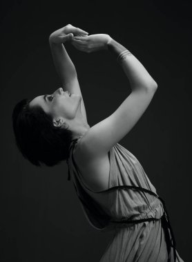 siyah ve beyaz kadın portre dans