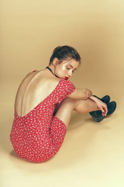 Studio portrait of a cute girl — Stock Photo, Image