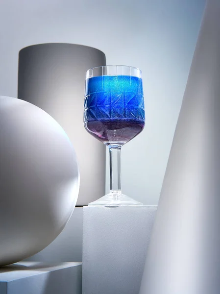 Şarap kadehinde lezzetli içecek — Stok fotoğraf