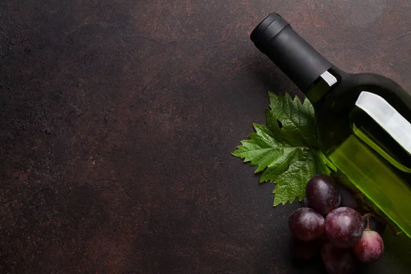 Weinflasche Und Traube Ansicht Von Oben Mit Platz Für Ihren — Stockfoto