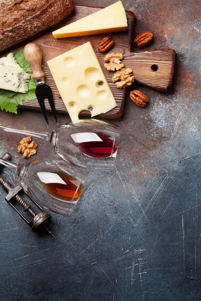 Şarap Fındık Peynir Metin Alanı Olan Üstten Görünüm — Stok fotoğraf