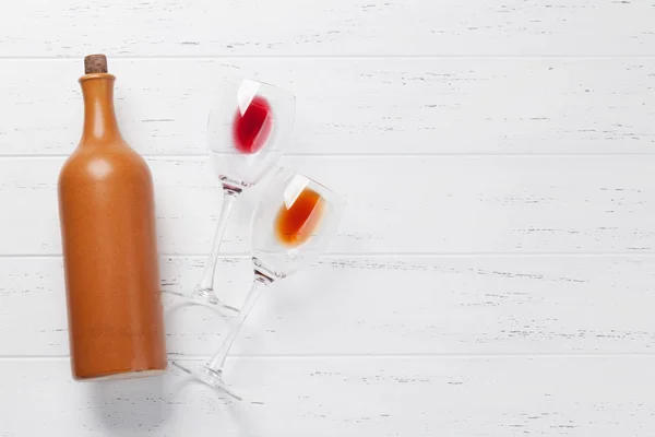 Weinflasche Und Gläser Auf Holztisch Rotwein Ansicht Von Oben Mit — Stockfoto