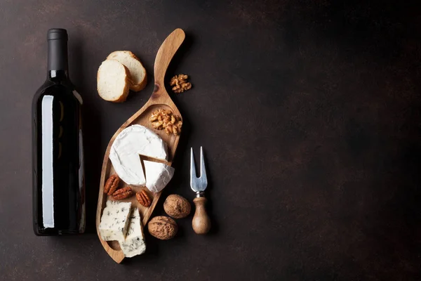 Vino Queso Nueces Sobre Fondo Oscuro Vista Superior Con Espacio — Foto de Stock