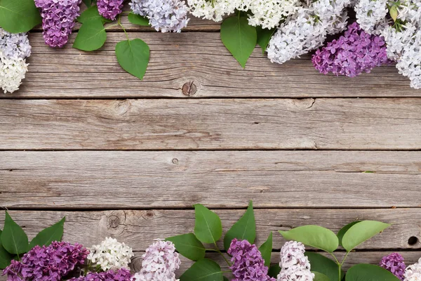 Flores Colores Lila Sobre Fondo Madera Vista Superior Con Espacio — Foto de Stock