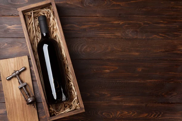 Fles Rode Wijn Vak Houten Tafel Bovenaanzicht Met Ruimte Voor — Stockfoto