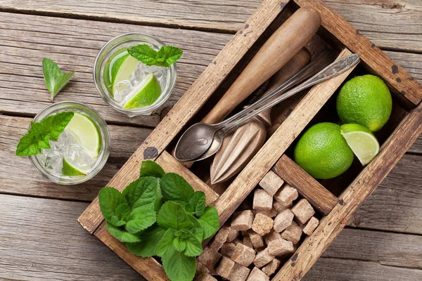 Cocktail Mojito Ingredienti Bar Scatola Accessori Tavolo Legno Vista Dall — Foto Stock