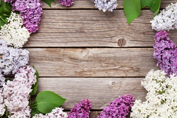 Flores Colores Lila Sobre Fondo Madera Vista Superior Con Espacio — Foto de Stock