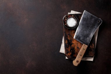 Kasap. Vintage et bıçağı ve baharat taş kartı. Metin alanı olan Üstten Görünüm