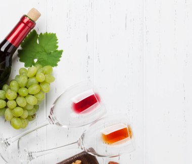 Şarap ve üzüm. Metin alanı olan üstten görünüm