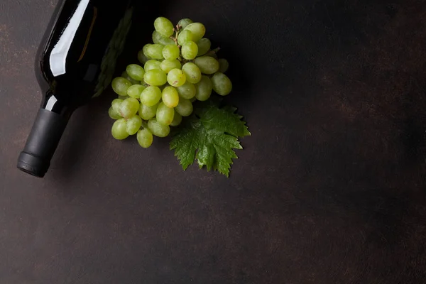 Şişe Şarap Üzüm Metin Alanı Olan Üstten Görünüm — Stok fotoğraf