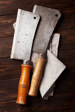 Kasap. Vintage et bıçakları ahşap kartı. Üstten görünüm