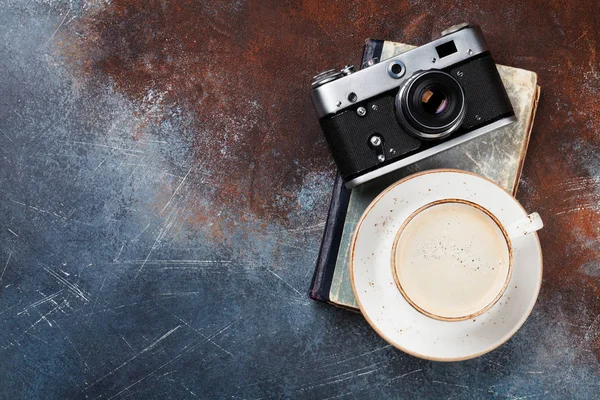 Кофейная Чашка Ретро Камера Над Книгой Вид Сверху Пространством Вашего — стоковое фото