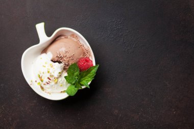 Dondurmalı çilek. Metin alanı olan üstten görünüm