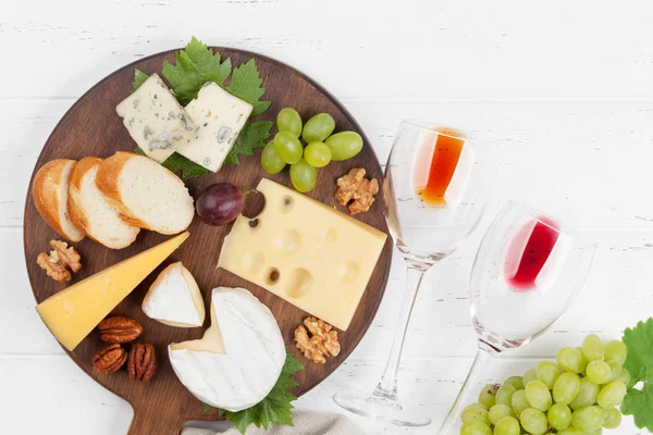 Wein Käse Trauben Brot Und Nüsse Ansicht Von Oben Mit — Stockfoto