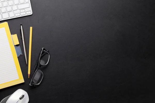 Escritório Com Computador Suprimentos Vista Superior Com Espaço Para Seu — Fotografia de Stock