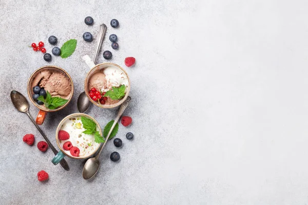 Dondurmalı çilek. Metin alanı olan üstten görünüm