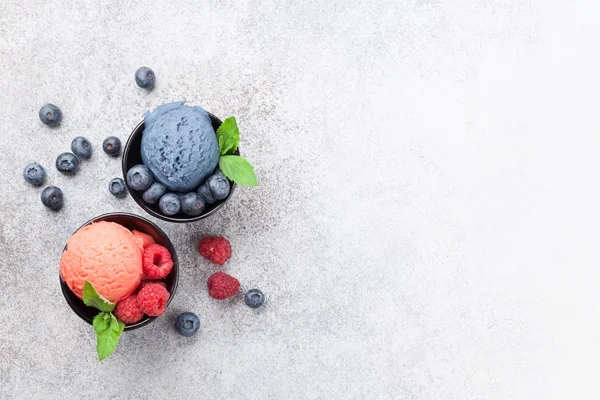 Dondurmalı çilek. Metin alanı olan üstten görünüm