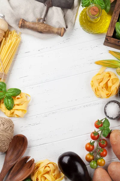 Pasta Fresh Garden Tomatoes Cucumbers Herbs Cooking Cooking Table Top — Stock Photo, Image