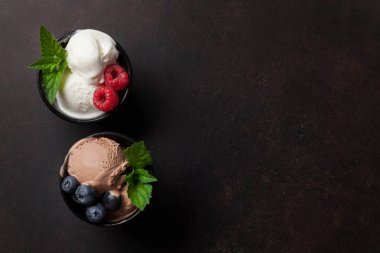 Dondurmalı çilek. Metin alanı olan üstten görünüm