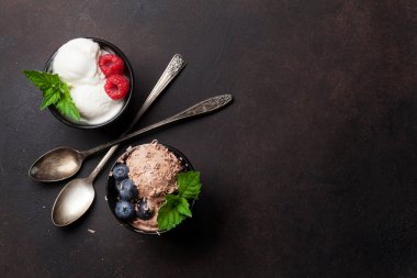 Dondurmalı çilek. Metin alanı olan üstten görünüm