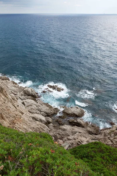 海景湾泻湖与山 地中海 西班牙 — 图库照片