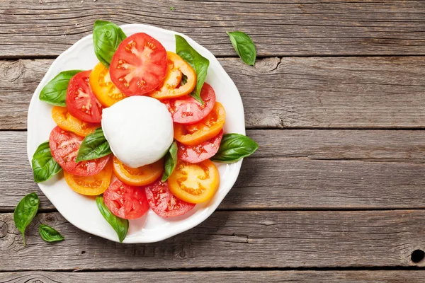 Caprese Salat Mit Tomaten Basilikum Und Mozzarella Draufsicht Und Flache — Stockfoto