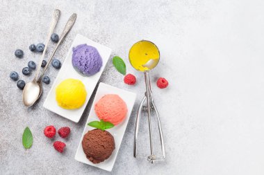 Dondurmalı çilek. Metin alanı olan üstten görünüm