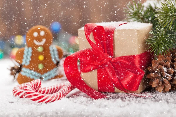Χριστουγεννιάτικο Δώρο Κουτί Καλάμια Καραμέλα Μελόψωμο Άνθρωπος Και Χιόνι Δέντρο — Φωτογραφία Αρχείου