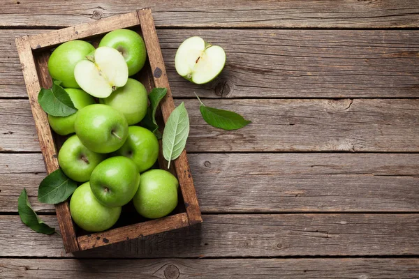 Boîte Pommes Vert Mûr Sur Table Bois Vue Dessus Avec — Photo