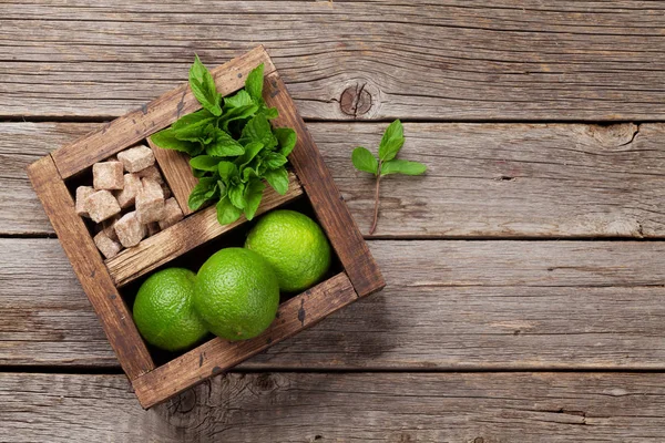 Scatola Degli Ingredienti Del Cocktail Mojito Sul Tavolo Legno Vista — Foto Stock